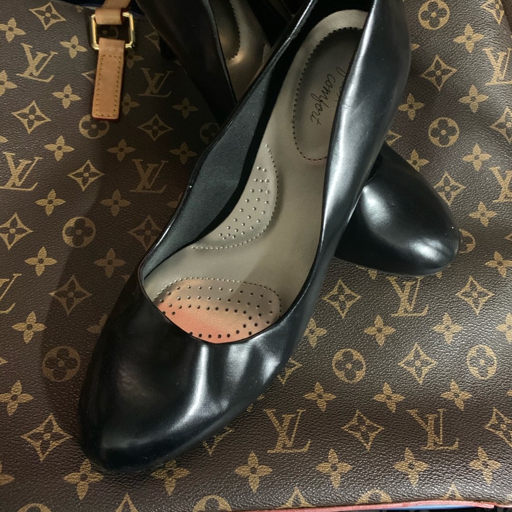 DexFlex Comfort heels black worn ONCE.